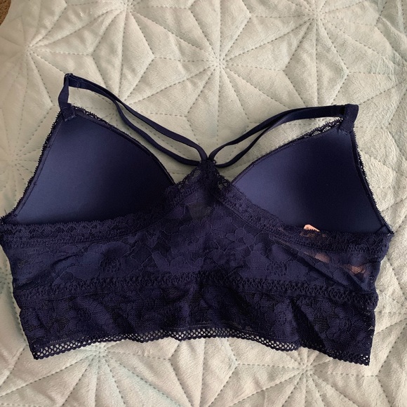 VS Bralettes - Picture 3 of 8